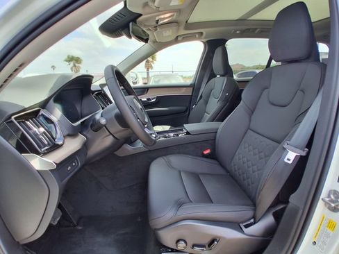 New 2026 Volvo XC90 T8 Plus w/ Protection Package Premier AWD/4WD image 16