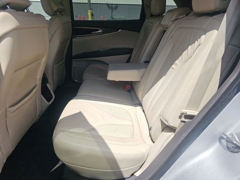 Used 2017 Lincoln MKX Select w/ Select Plus Package FWD image 16