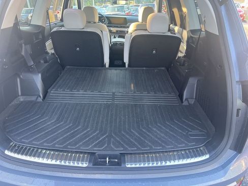 Used 2025 Kia Telluride SX w/ SX Captain's Chair Package image 18