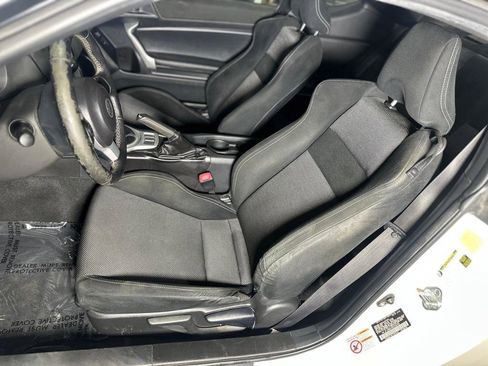 Used 2017 Toyota 86 RWD image 23