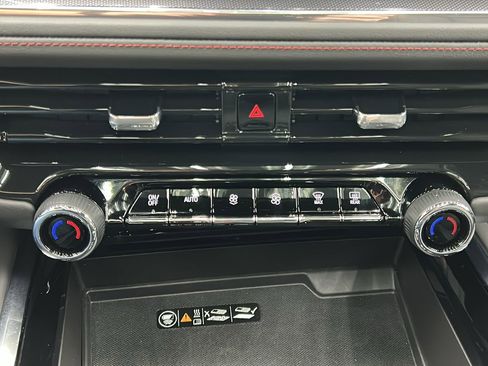 Used 2025 Chevrolet Suburban RST w/ RST Capability Package image 21