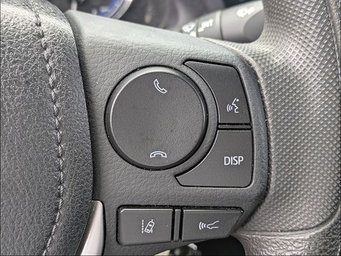 Used 2018 Toyota Corolla LE FWD image 21