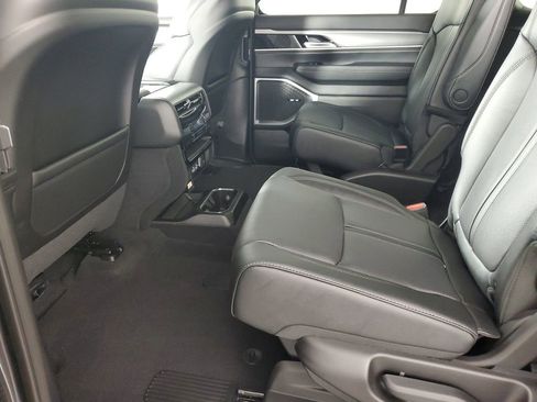 New 2026 Jeep Grand Wagoneer Limited image 12