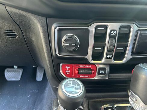 Used 2023 Jeep Wrangler Unlimited Rubicon 4xe AWD/4WD image 37