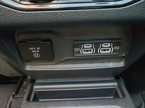 Used 2025 Jeep Grand Cherokee L Limited w/ Luxury Tech Group II AWD/4WD image 15