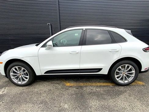 New 2025 Porsche Macan image 2