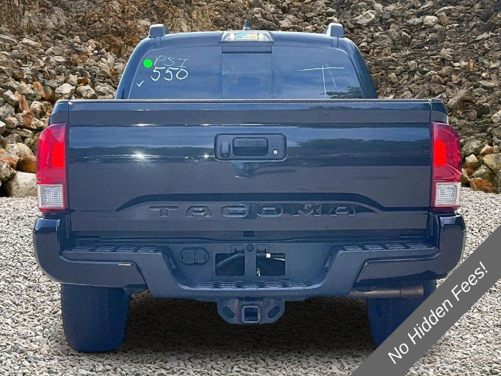 Used 2017 Toyota Tacoma TRD Sport w/ Tow Package (A/T) AWD/4WD image 4