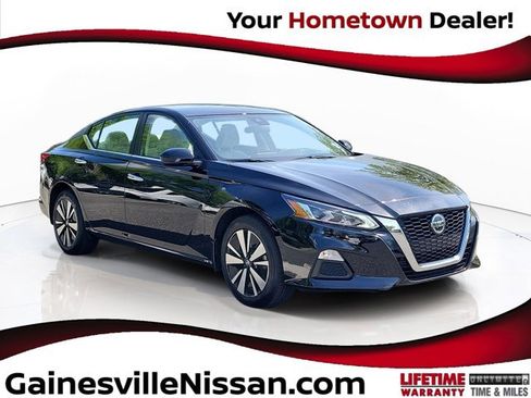 Used 2022 Nissan Altima 2.5 SV AWD/4WD image 1