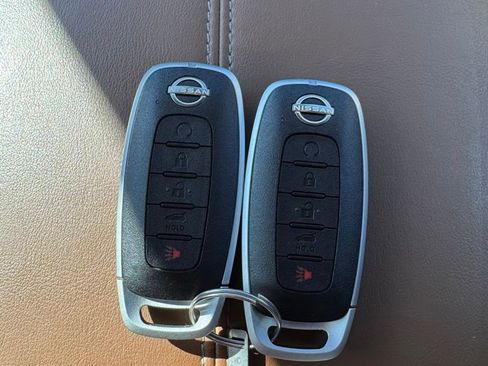 Used 2025 Nissan Pathfinder Platinum w/ Cargo Package image 39