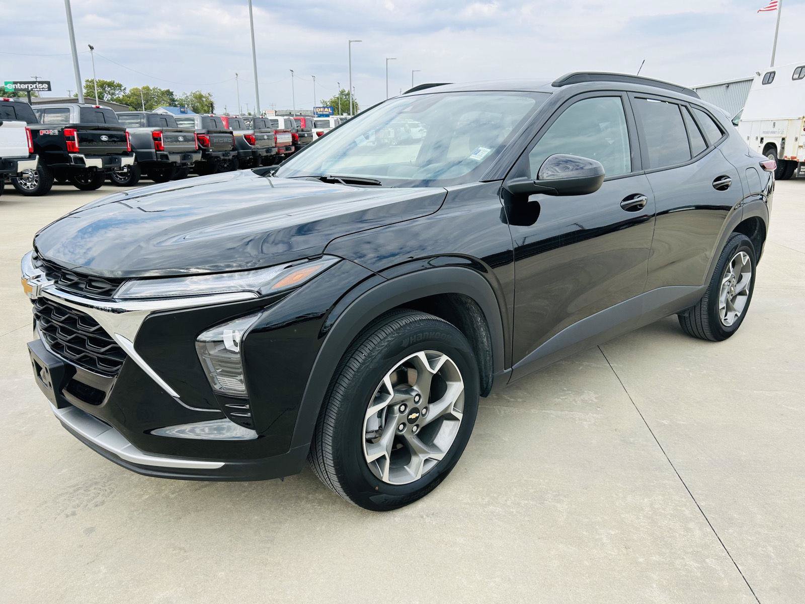 Used 2025 Chevrolet Trax LT w/ LT Convenience Package FWD image 31