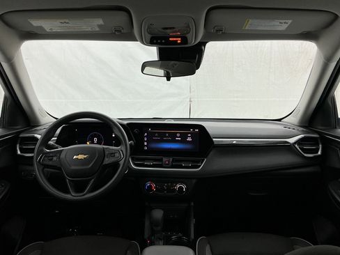 Used 2024 Chevrolet TrailBlazer LS FWD image 27