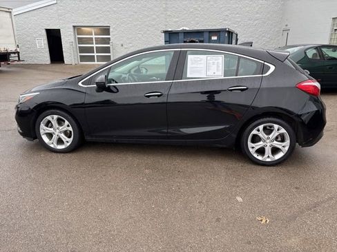 Used 2017 Chevrolet Cruze Premier image 8