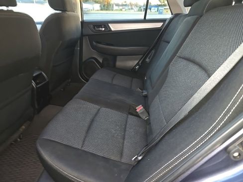 Used 2017 Subaru Outback 2.5i Premium image 16