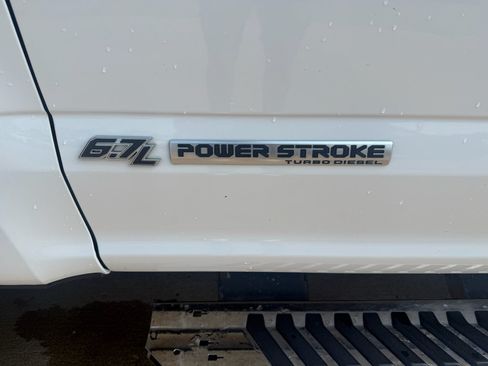 Used 2019 Ford F250 Lariat w/ Chrome Package AWD/4WD image 3