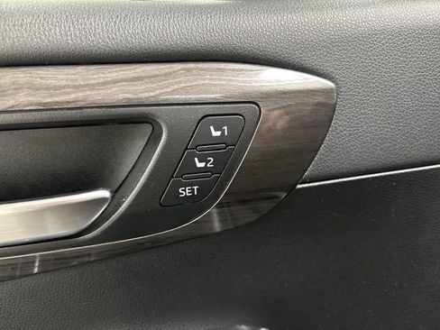 Used 2021 Toyota Highlander Platinum image 4