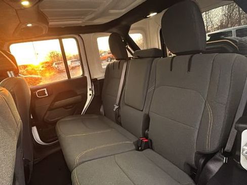 Used 2025 Jeep Wrangler Unlimited Sahara w/ Safety Group AWD/4WD image 30