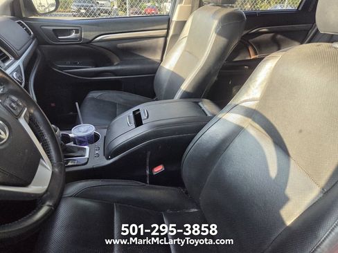 Used 2019 Toyota Highlander Limited FWD image 7