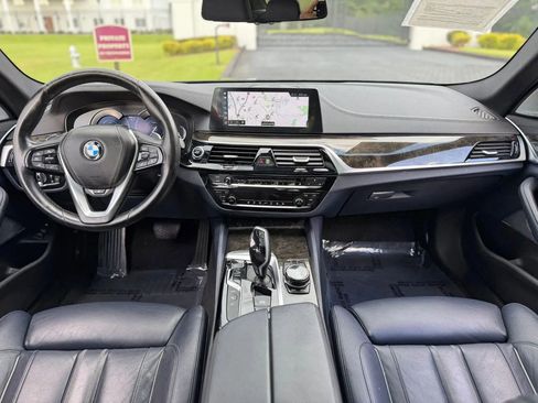 Used 2018 BMW 530e xDrive AWD/4WD image 18