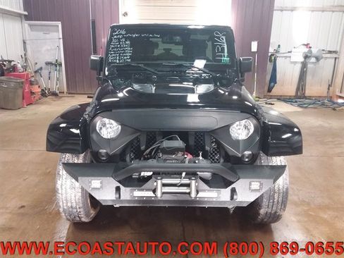 Used 2016 Jeep Wrangler Unlimited Sahara image 7