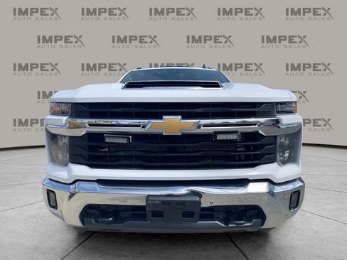 Used 2024 Chevrolet Silverado 3500 LT w/ Convenience Package image 43