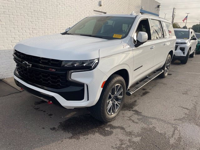 Used 2023 Chevrolet Suburban Z71 w/ Z71 Off-Road Package AWD/4WD image 17