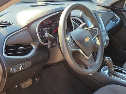 Used 2017 Chevrolet Malibu LS FWD image 10