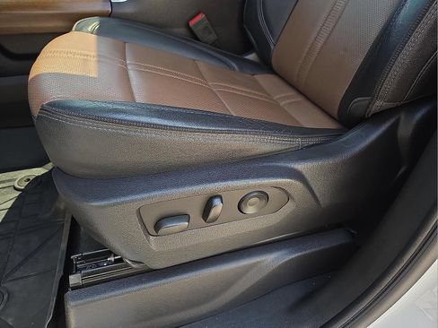 Used 2023 Chevrolet Silverado 1500 High Country w/ High Country Premium Package AWD/4WD image 21