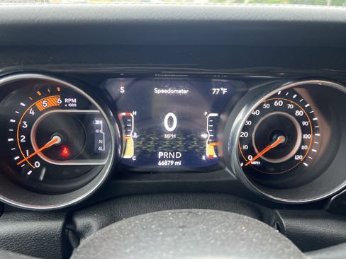 Used 2020 Jeep Wrangler Unlimited Sahara AWD/4WD image 19