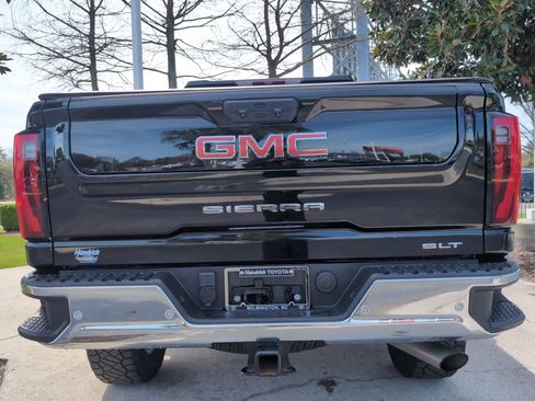 Used 2024 GMC Sierra 2500 SLT w/ SLT Premium Package AWD/4WD image 9
