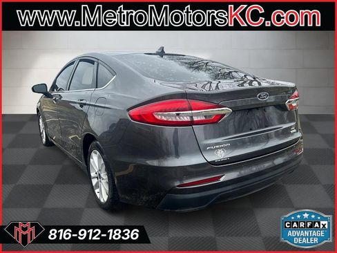 Used 2020 Ford Fusion SE image 3