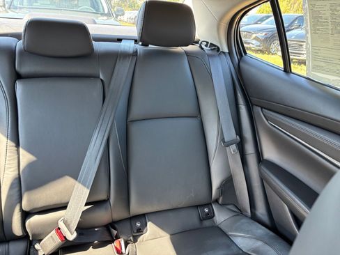 Used 2025 MAZDA MAZDA3 s image 39