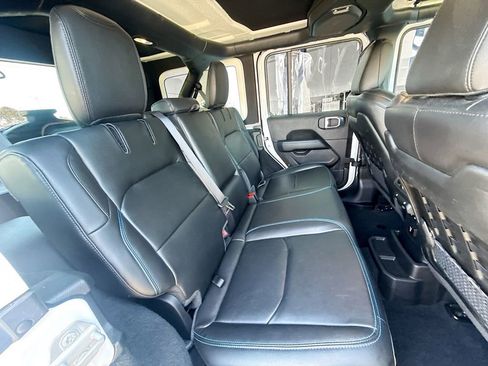 Used 2021 Jeep Wrangler Unlimited Rubicon 4xe w/ Steel Bumper Group image 31