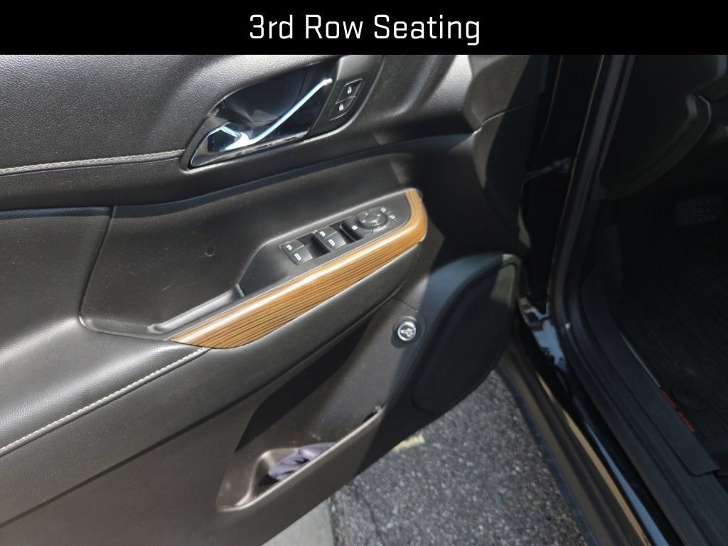 Used 2023 GMC Acadia SLE w/ Driver Convenience Package FWD image 13