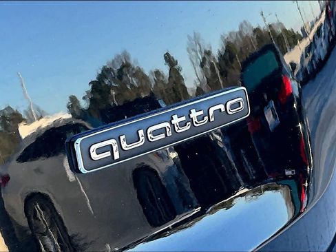 Used 2022 Audi Q7 Premium Plus image 10