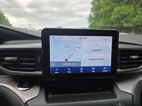 Used 2020 Ford Explorer XLT w/ Equipment Group 202A RWD image 3