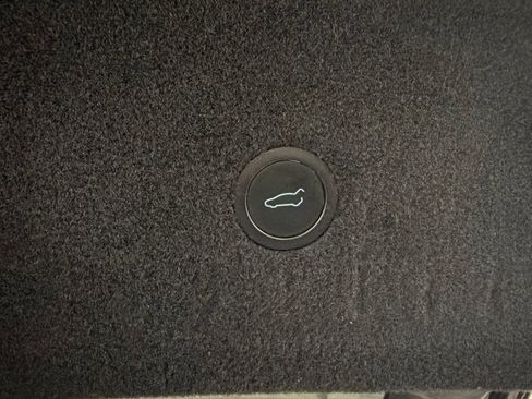 Used 2022 Tesla Model S Plaid AWD/4WD image 32