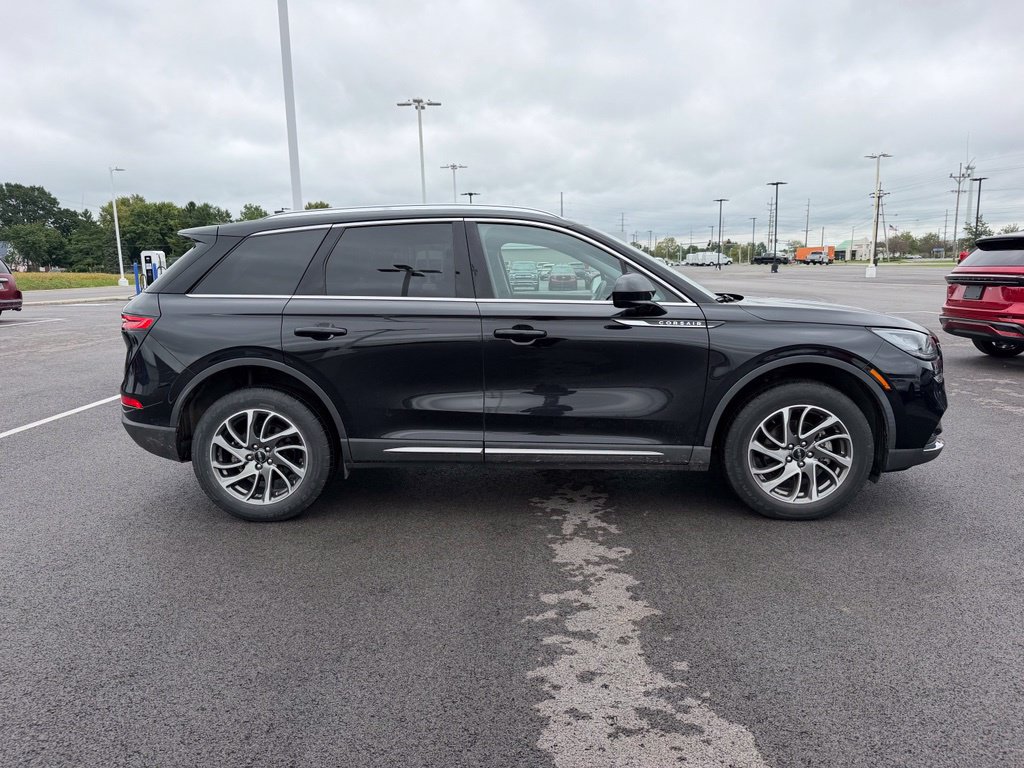 Used 2022 Lincoln Corsair AWD w/ Equipment Group 101A image 5