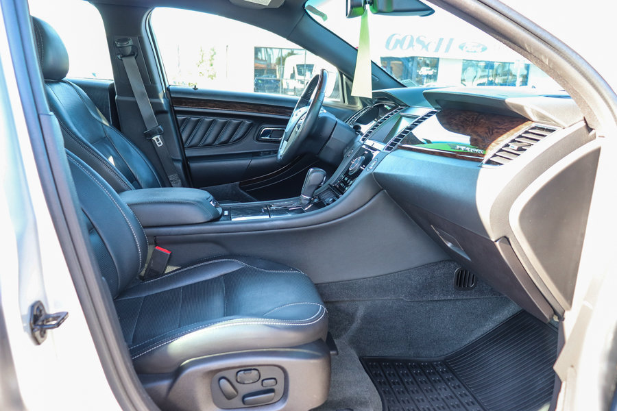 Used 2014 Ford Taurus Limited w/ Equipment Group 301A FWD image 17
