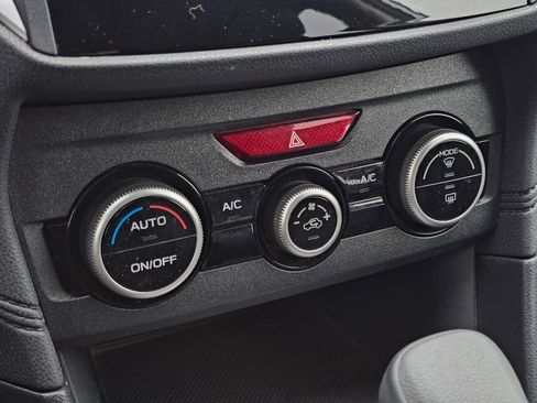 Used 2023 Subaru Crosstrek 2.0i image 9