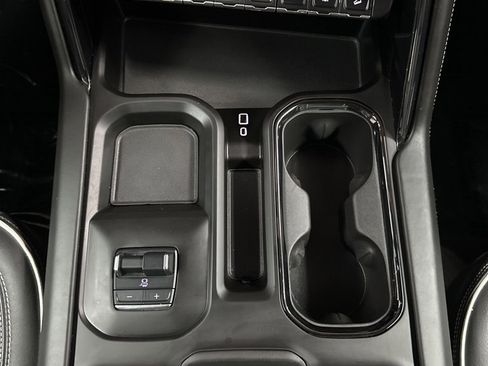 Used 2024 GMC Sierra 2500 AT4X image 25