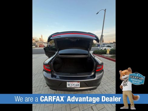 Used 2018 Dodge Charger SXT w/ Blacktop Package RWD image 27