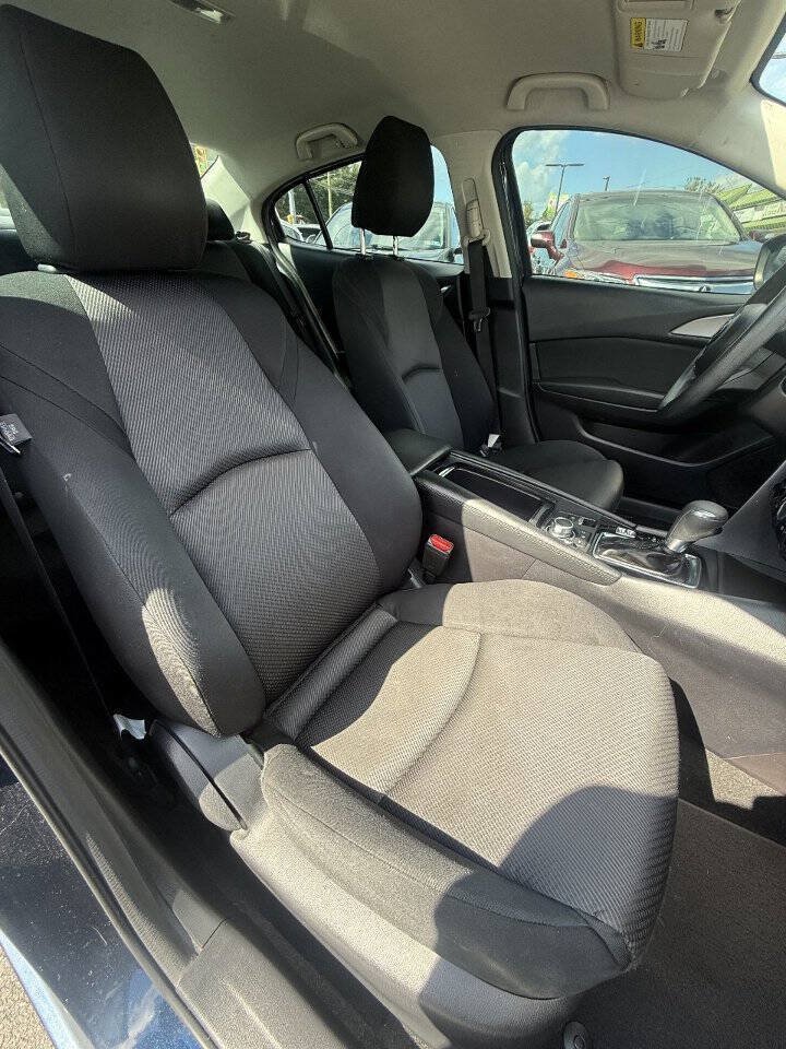 Used 2017 MAZDA MAZDA3 Sport FWD image 14