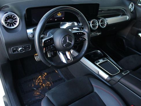 Used 2025 Mercedes-Benz GLB 35 AMG 4MATIC image 4