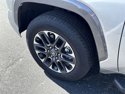 Used 2025 Toyota Tundra Limited image 6