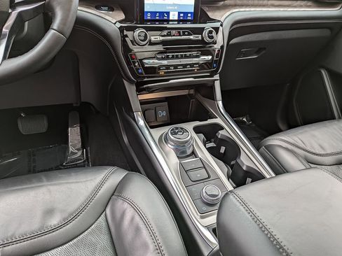 Used 2022 Ford Explorer Platinum w/ Equipment Group 601A image 37