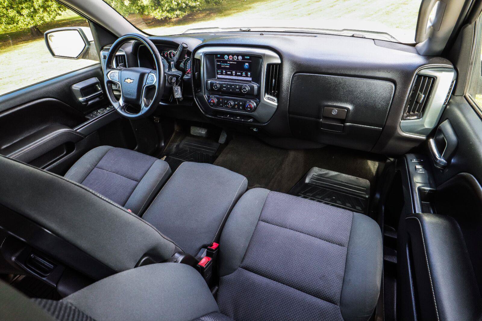 Used 2017 Chevrolet Silverado 1500 LT w/ All Star Edition AWD/4WD image 27
