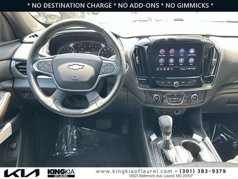 Used 2023 Chevrolet Traverse LT AWD/4WD image 2