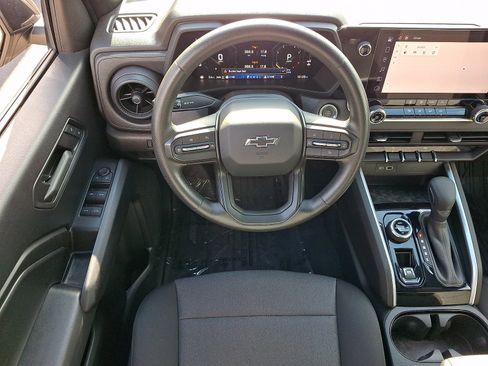 Used 2024 Chevrolet Colorado Trail Boss w/ Technology Package AWD/4WD image 11