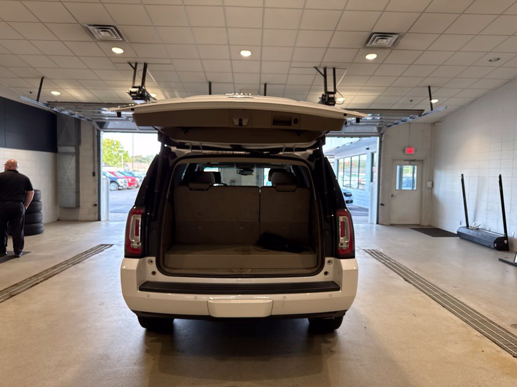 Used 2017 GMC Yukon SLT w/ Premium Edition AWD/4WD image 17