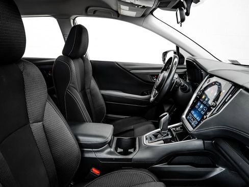 Used 2023 Subaru Outback Premium image 31